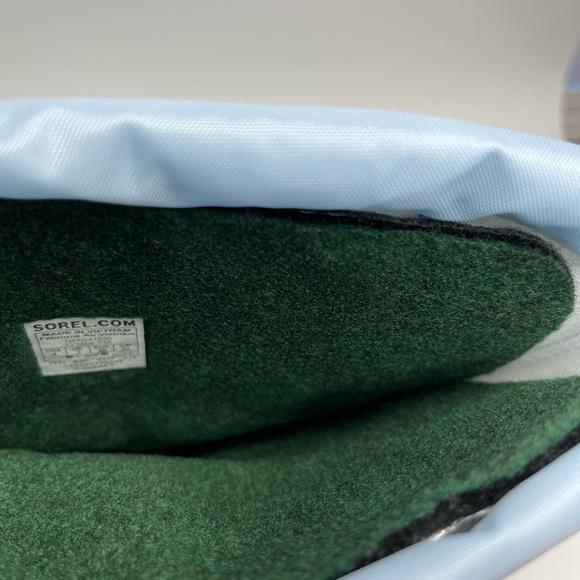 NEW Disney X Sorel Youth Frosted Purple Flurry Frozen Elsa Snow Boots US 4 - Picture 6 of 7